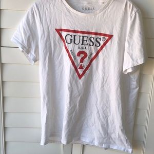 white guess T-shirt